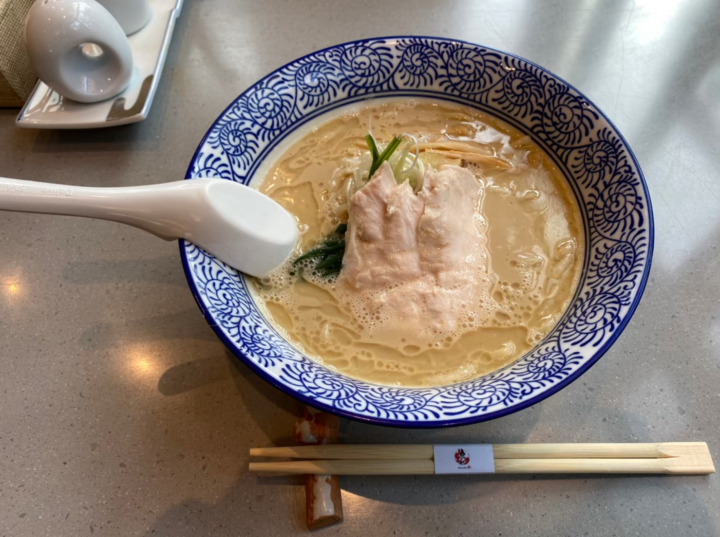 Marudori 丸鶏 マニラ　ラーメン　塩白湯ラーメン